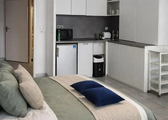 Apartment 5-minute Airport & Airbus *